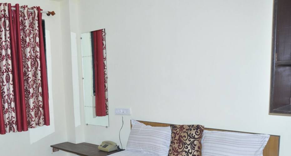 Hotel Pooja International, Anand 3